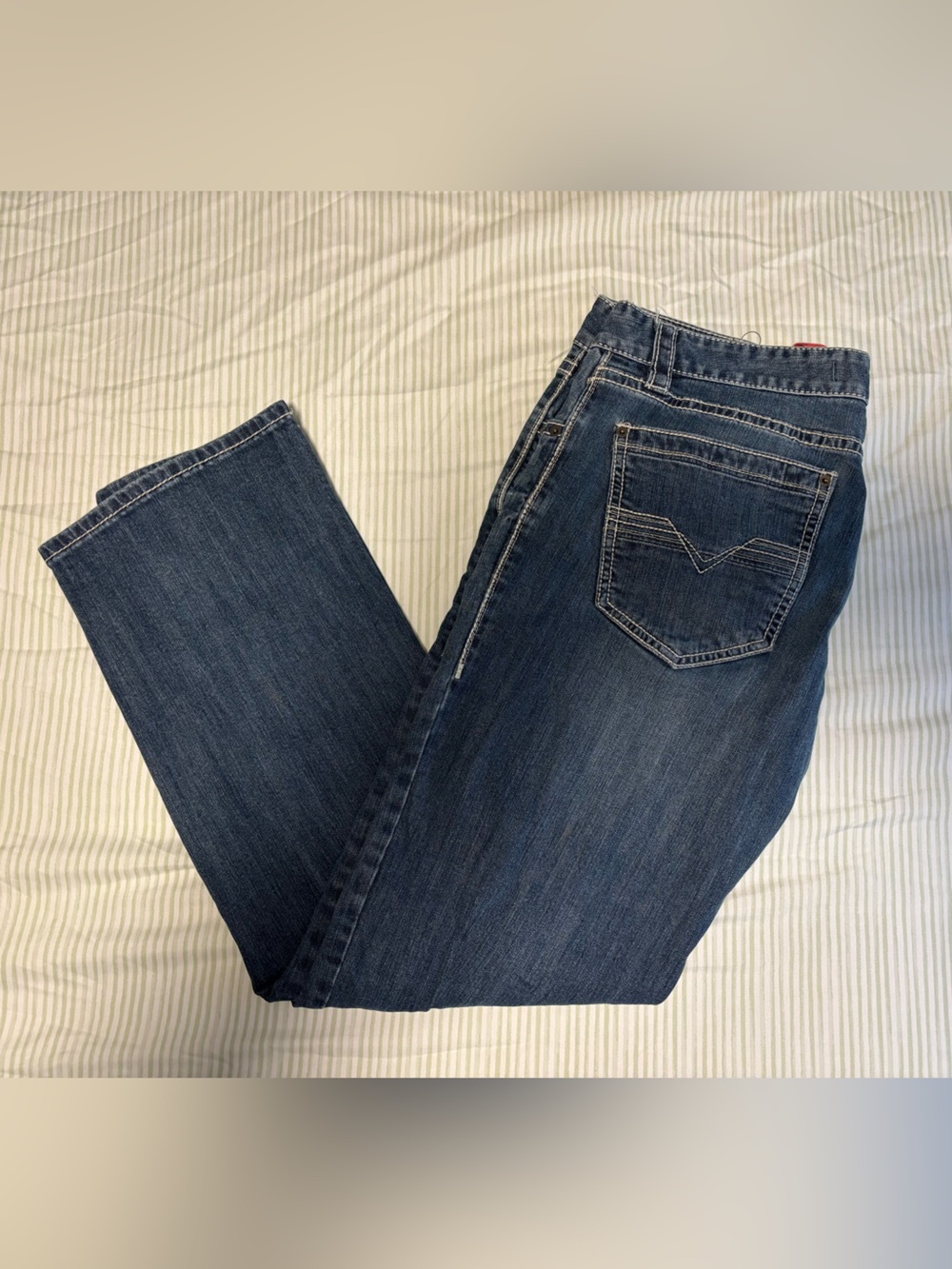Men's Straight Leg Jeans in Dark Blue Wash